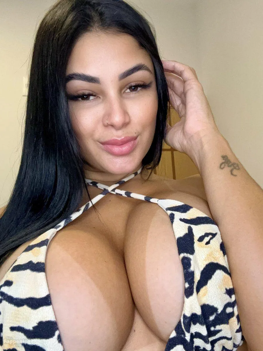 Steffany Santos Sexy (1 Photo)