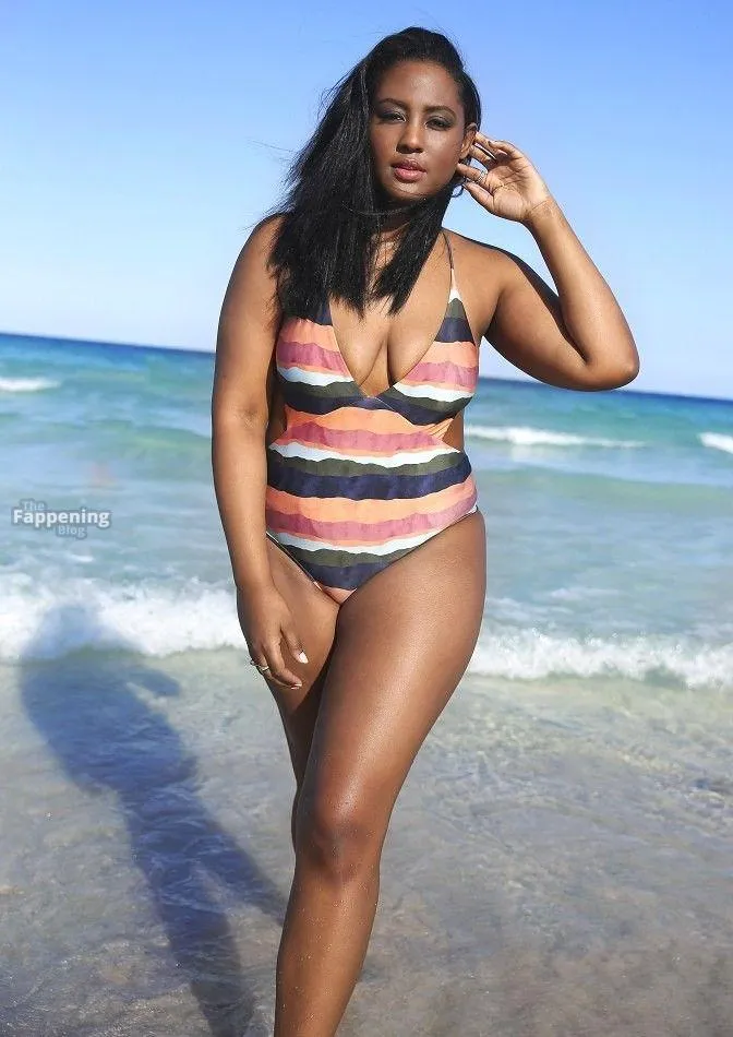 Alexandria Sapp Sexy (18 Photos)