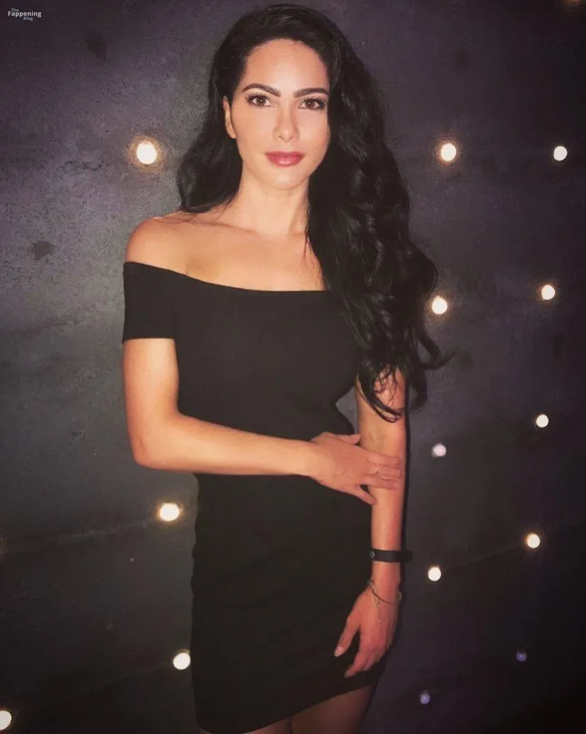 Martina Andrews Sexy (14 Photos)