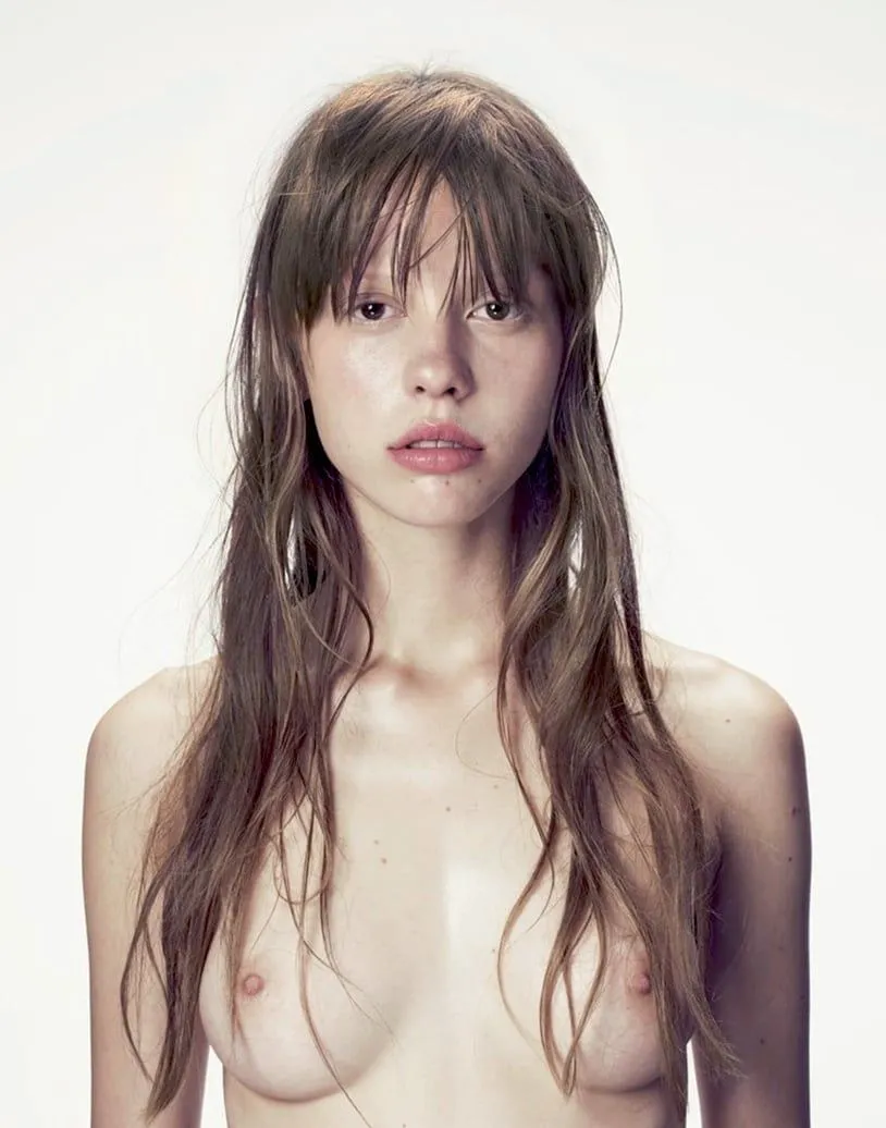 Mia Goth Nude & Sexy Collection (19 Photos)