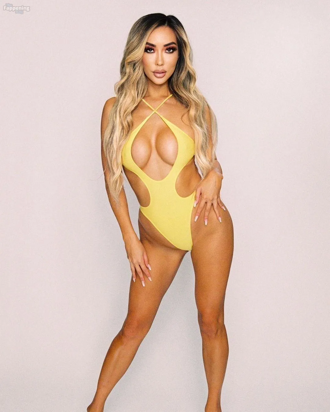 Arika Sato Sexy (20 Photos)