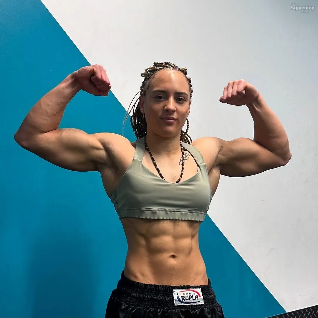 Mila Stanzani Sexy (4 Photos)