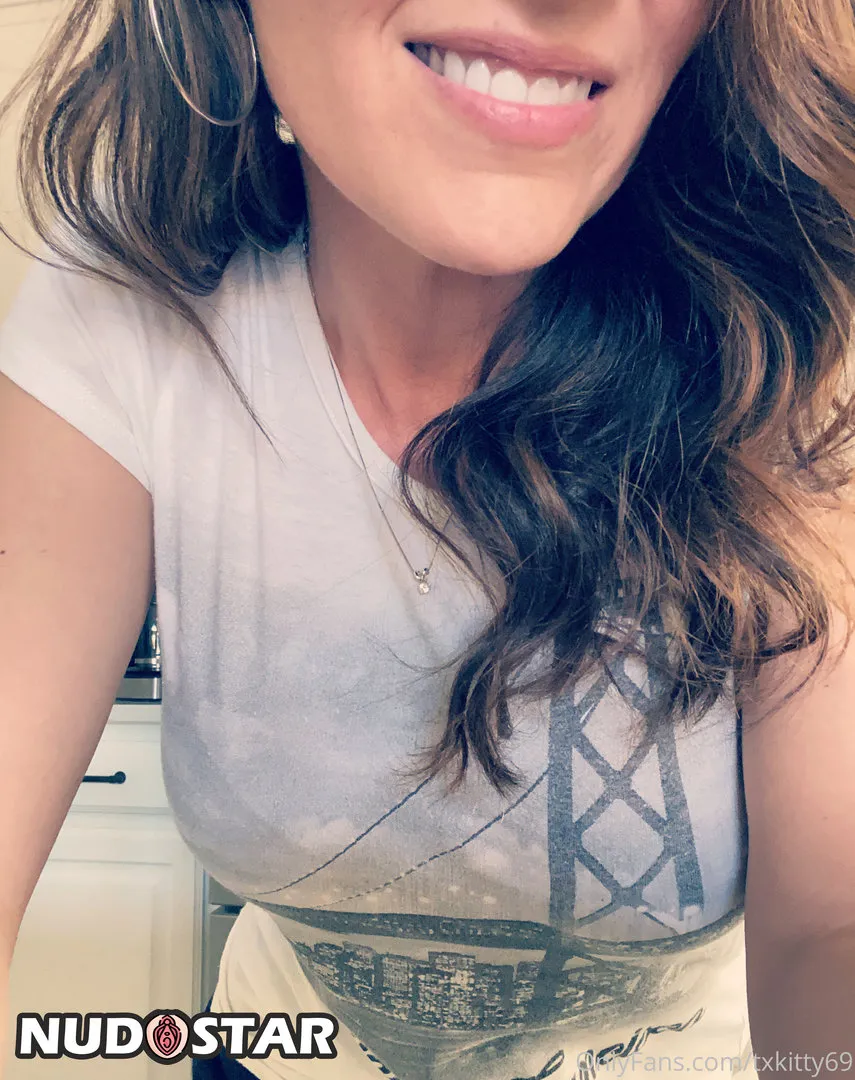 Txkitty69 OnlyFans Leaks (15 Photos)