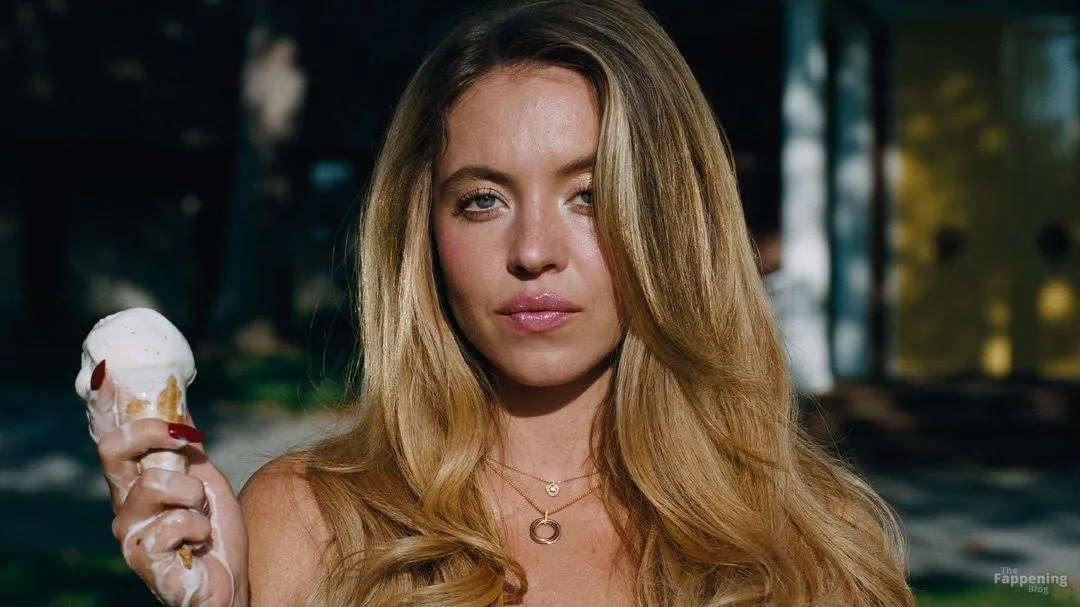 Sydney Sweeney Sexy – Euphoria Season 3 (14 Pics)