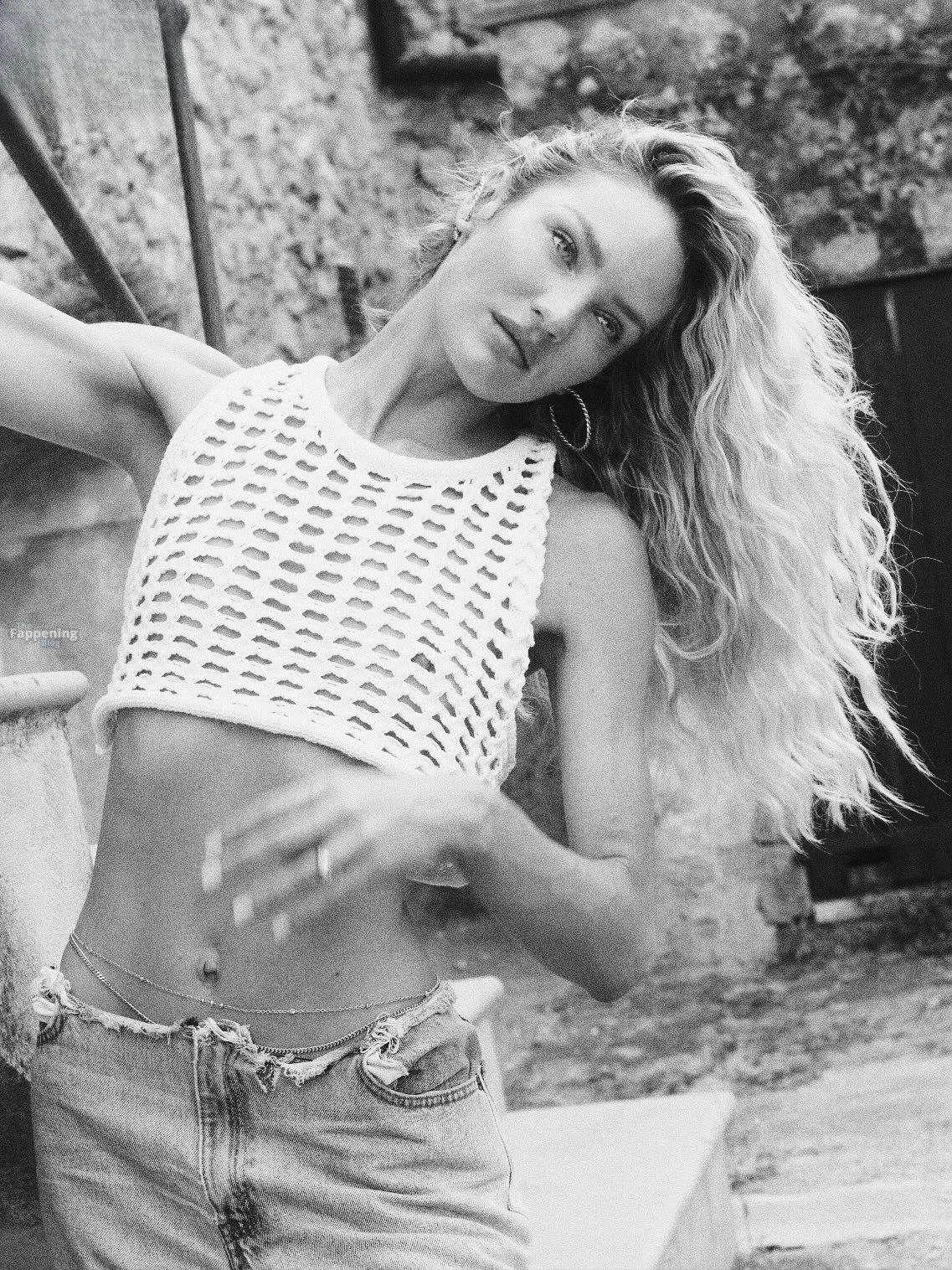 Candice Swanepoel Hot (17 Photos)