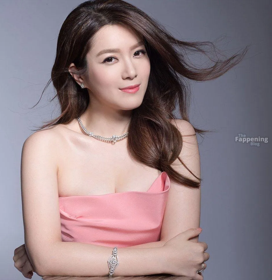 Christine Kuo Sexy (2 Photos)