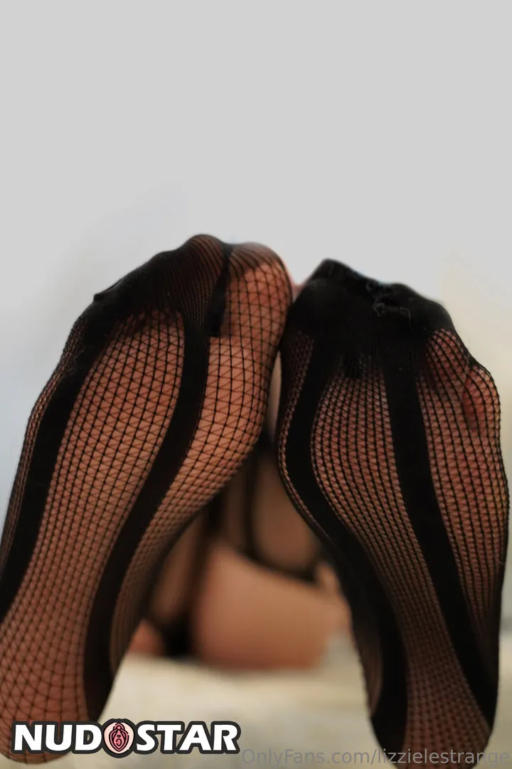 Lizzie Le Strange Leaks (19 Photos)