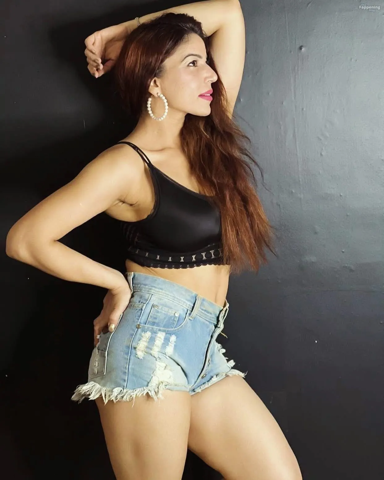 Maahi Khan Sexy (9 Photos)