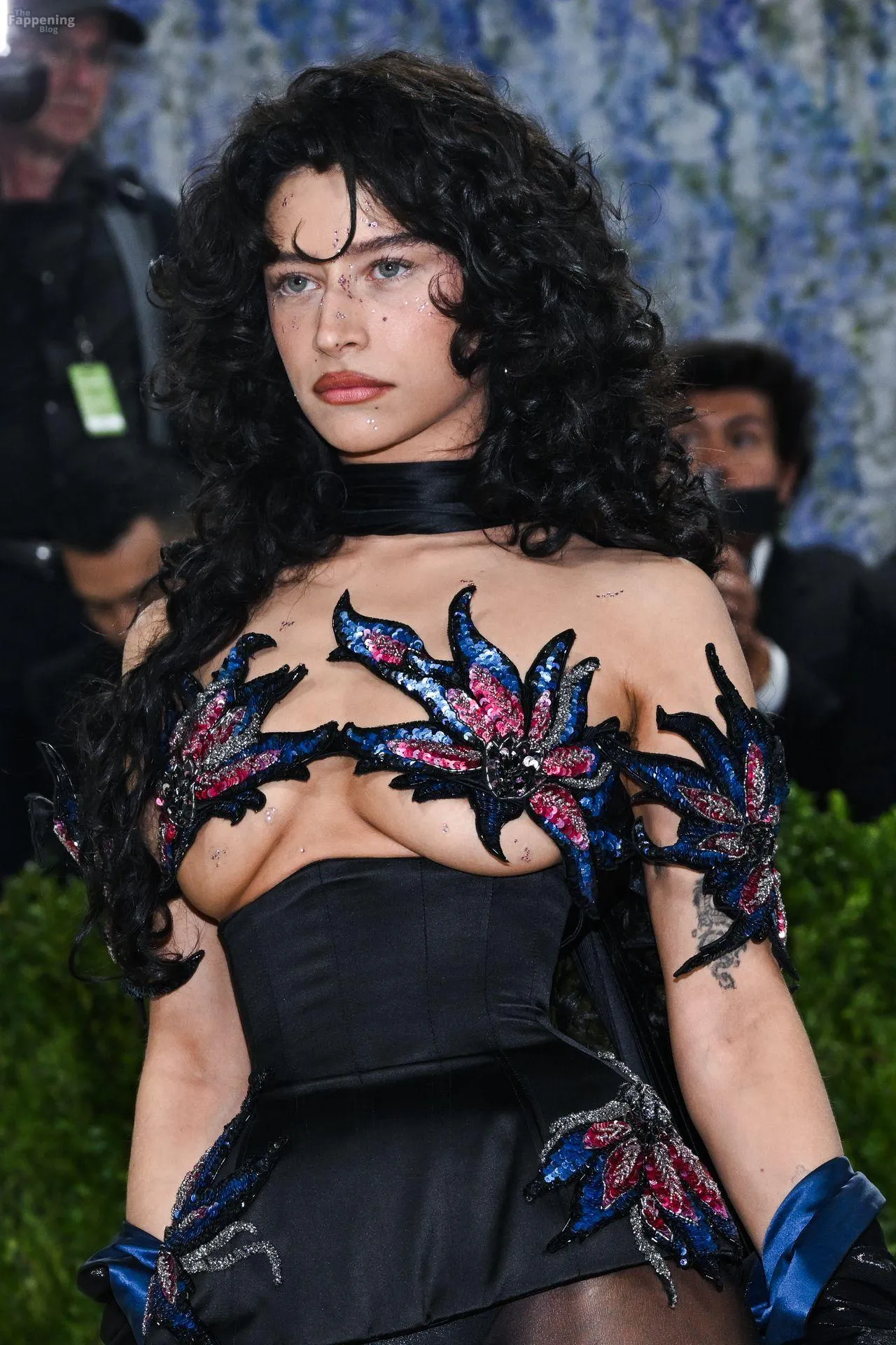 Odessa A’zion Shows Off Her Underboob at the 2026 Met Gala (87 Photos)