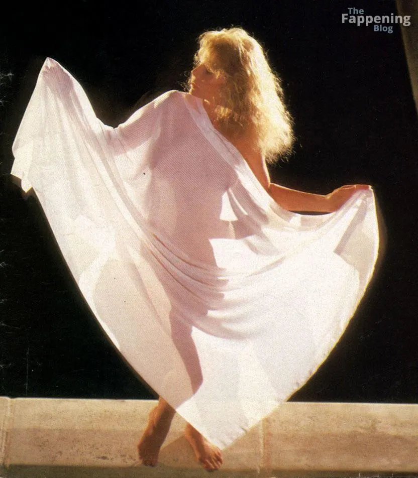 Cathy Crosby Nude & Sexy Collection (16 Photos)