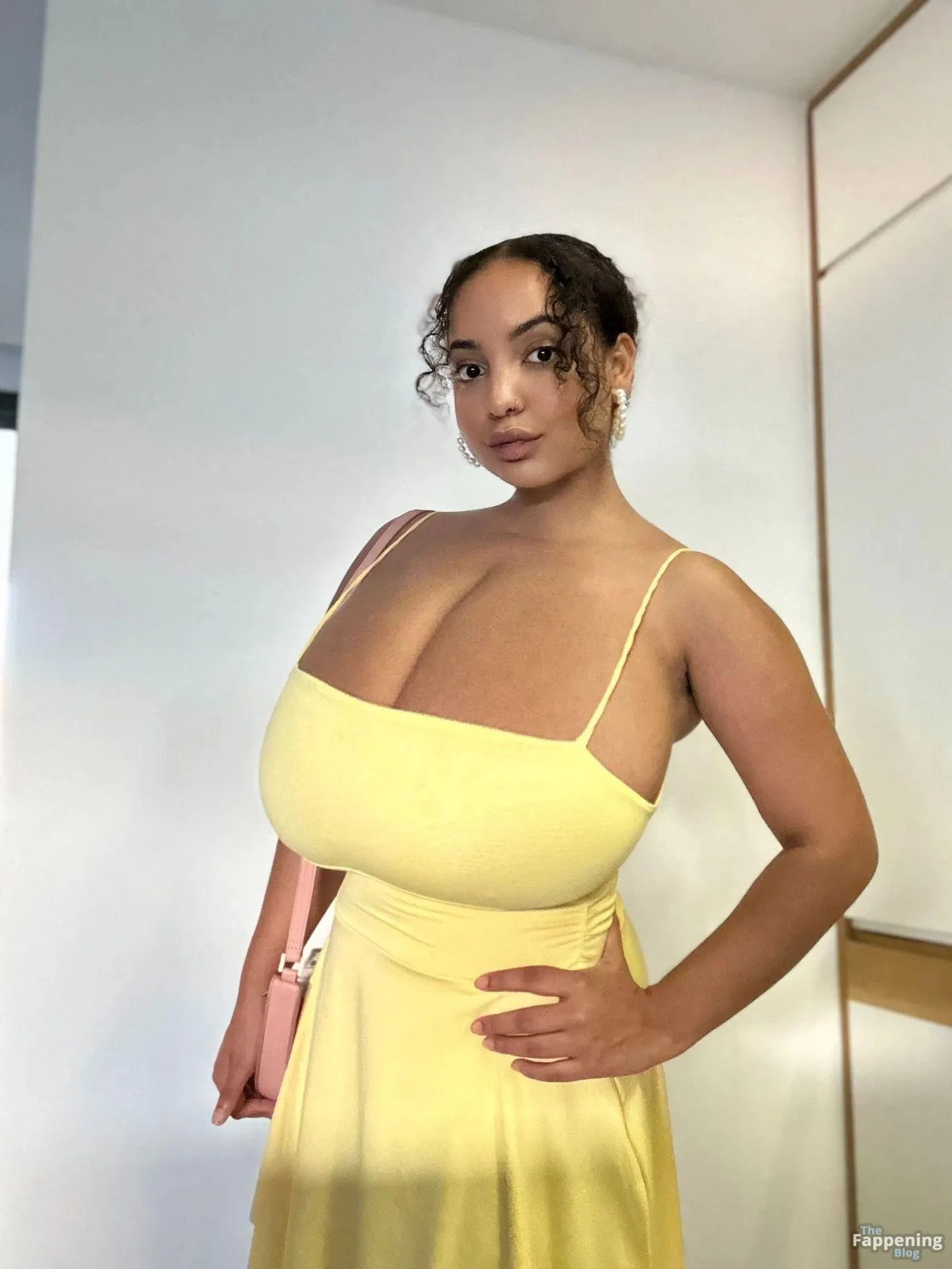 Layla Dominiq Nude & Sexy OnlyFans (18 Photos)