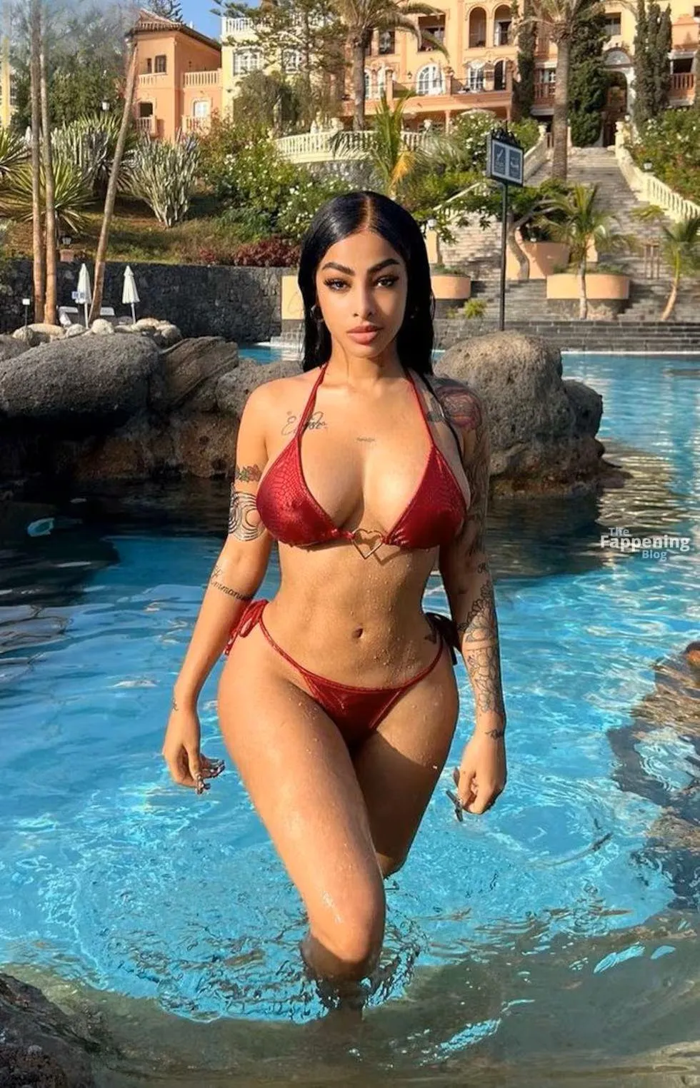 Yailin la Mas Viral Sexy (8 Photos)