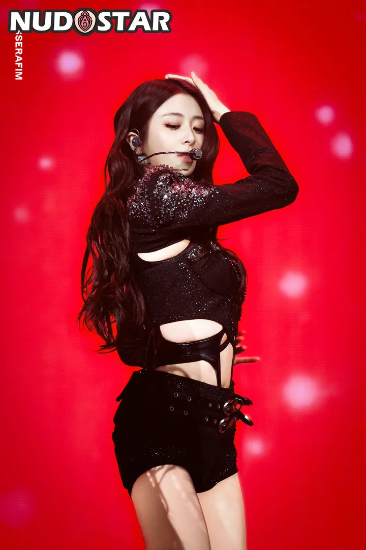 Huh Yunjin Instagram Leaks (7 Photos)