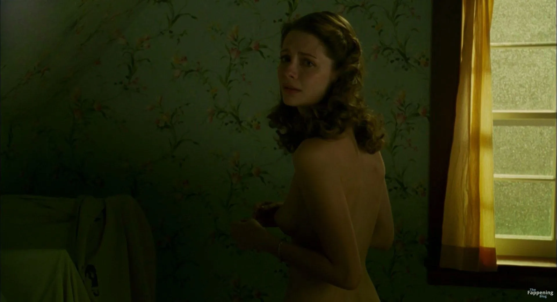 Mischa Barton Nude & Hot Collection (25 Pics)